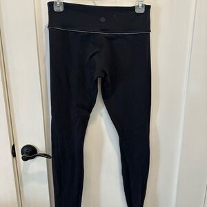 Size 6 lululemon low rise 7/8 leggings